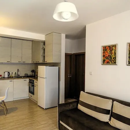 със басейн до плажа Apartment