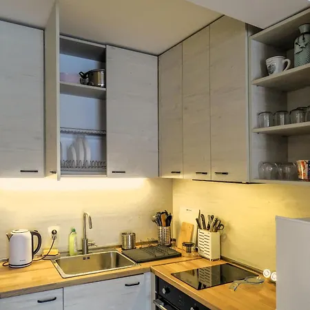 със басейн до плажа Apartment Lozenets