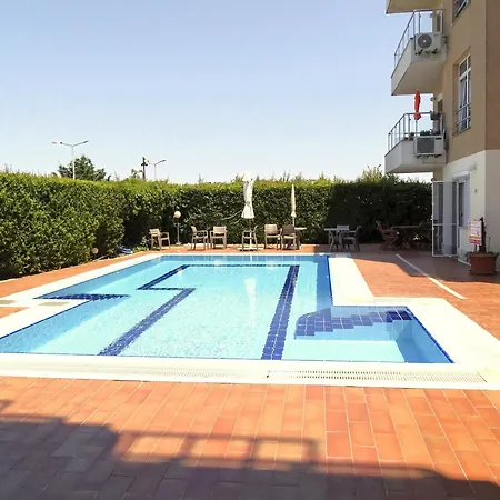 със басейн до плажа Apartment *